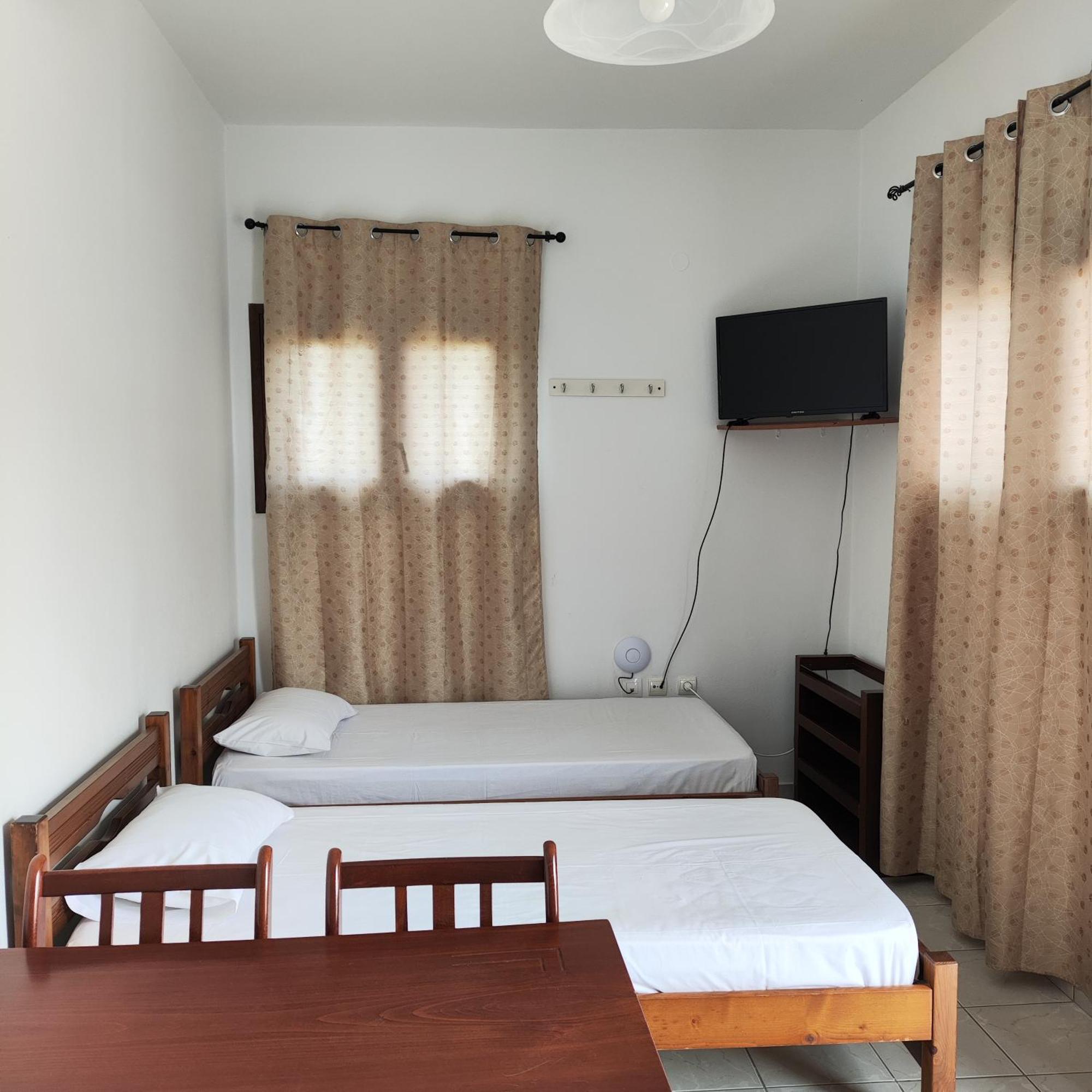 Ekaterini Apartments Guviá Kültér fotó